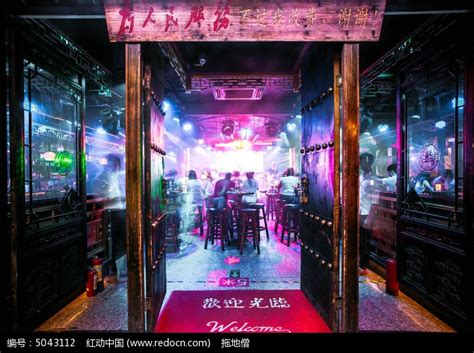 古镇酒吧的夜色高清图片下载_红动中国