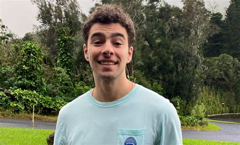 tomb, the online world of tommy bee: Luigi Mangione - Hot. Young. Murderer.