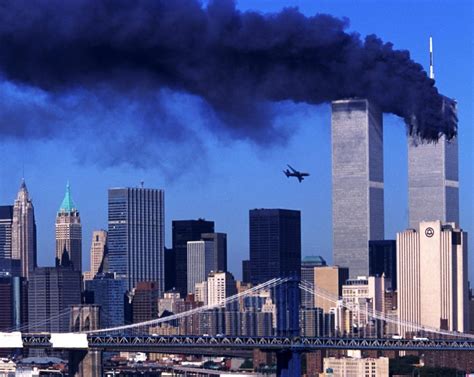 美国911袭击事件，双子塔被撞瞬间，损失超2000亿_腾讯视频