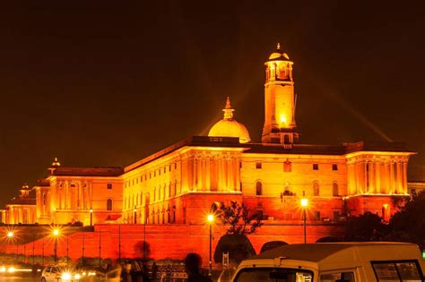 26 Interesting Places to Visit in Delhi at Night | Best Guide!