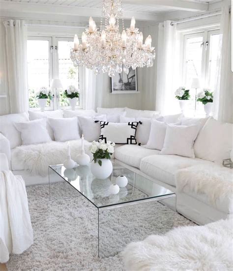 White on white gorgeous living room. Breathtaking!!! Double tap and tag ...