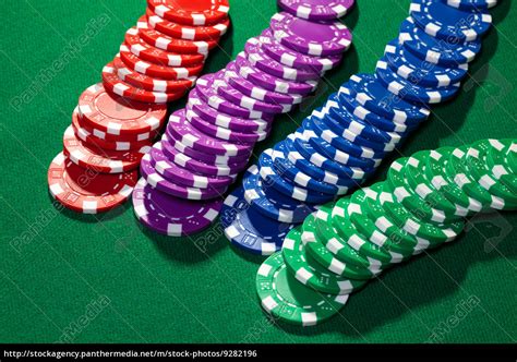 Bunte Poker-Chips - Lizenzfreies Foto - #9282196 | Bildagentur PantherMedia