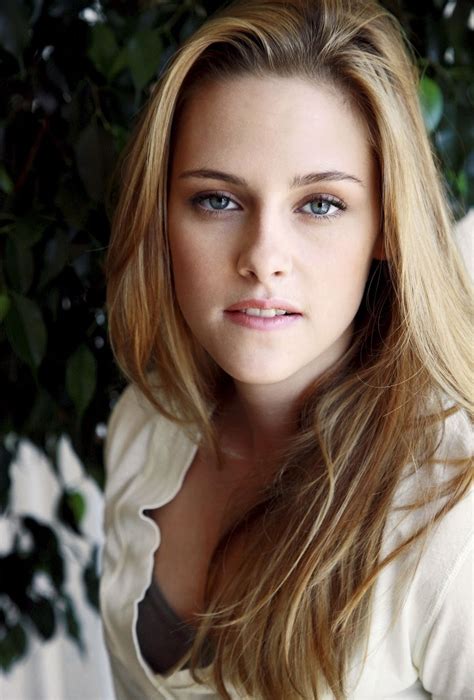 CelebrityLifestyle: Kristen Stewart HollyWood Young Star