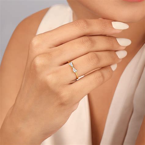 14KT Yellow Diamond Bow Bliss Finger Ring