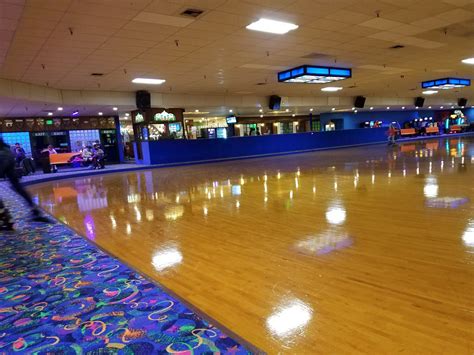 EL CENTRO SKATE RINK - Federal Way WA - Hours, Directions, Reviews ...