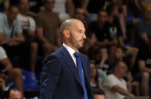 Grobari skandirali Bogdanu Karaičiću: Ti si prvi trener VIDEO - Srpska ...