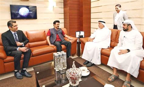 Stalin holds discussion with Dubai officials