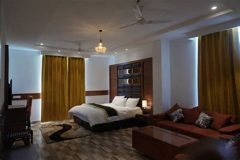 HOTEL A9 BARNALA (Handiaya) - Hotel Reviews, Photos, Rate Comparison ...