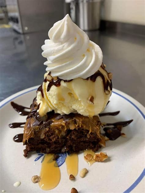 20 BEST South Haven Restaurants You Need To Eat At