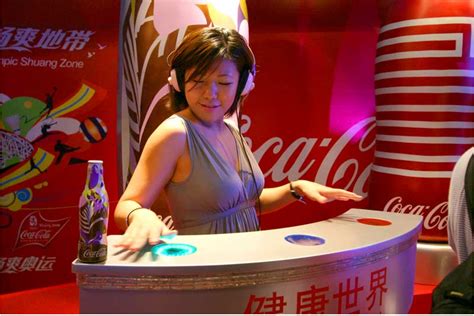 Shanghai Media supports Coca-Cola in executing their \"Red Passion ...