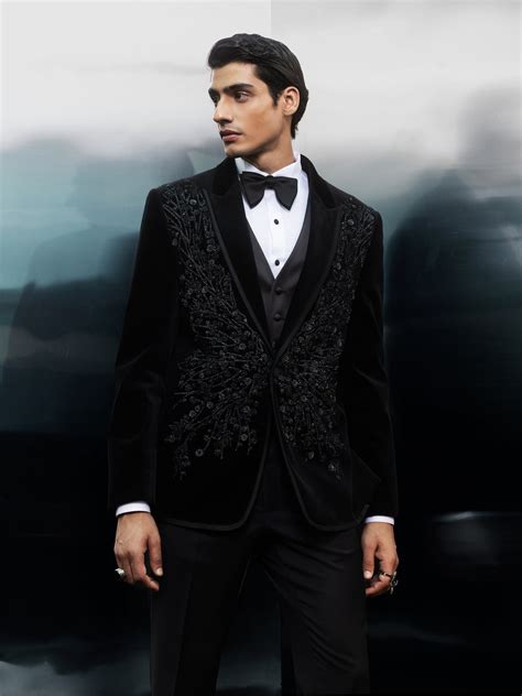 Nocturne Majesty Tuxedo – Rohit Gandhi & Rahul Khanna