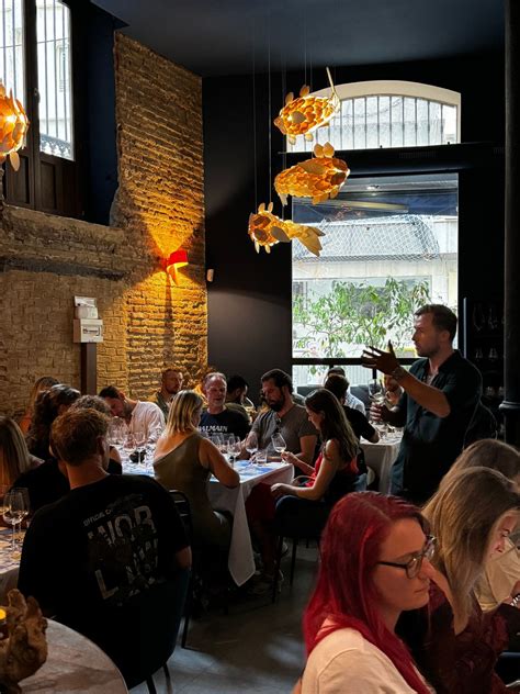 Wine Tasting in the city centre of Valencia, C/ de l'Ambaixador Vich, 7 ...