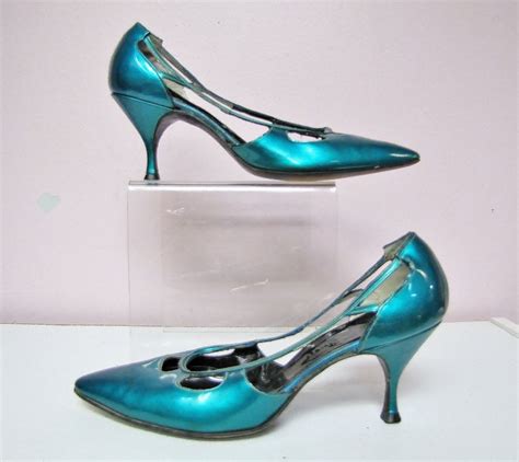 TEAL Vintage 1950's Early 1960's Shoes in Genuine Patent LEATHER ...
