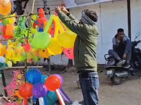 Police arrested for posing as balloon and vegetable seller, rape ...