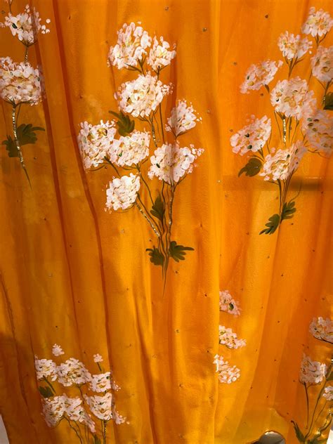 Baby's Breath on Golden Yellow – Picchika