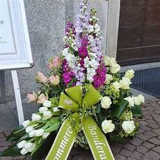 fiori per lutto composizione fiori funerale consegna a domicilio in italia fiori per lutto composizione fiori funerale consegna a domicilio in italia