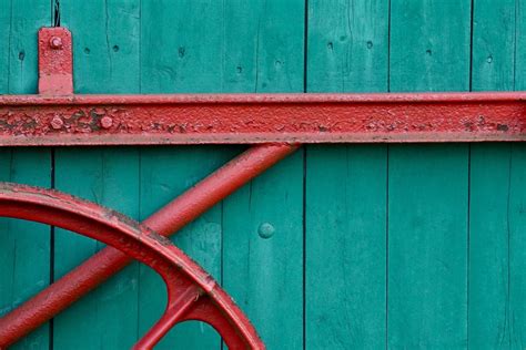 What Is the Opposite of Red? (Complementary Color) | Color Meanings