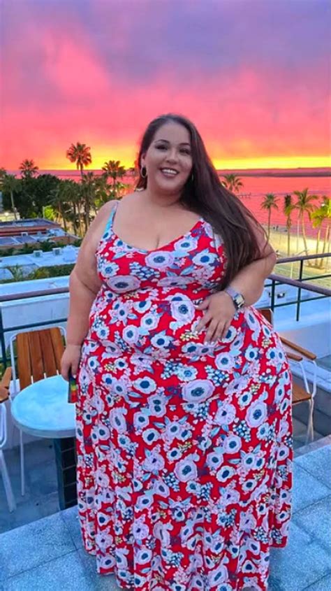 Boberry: recent pic 2 - autumn 2023 : r/BoberryBBW