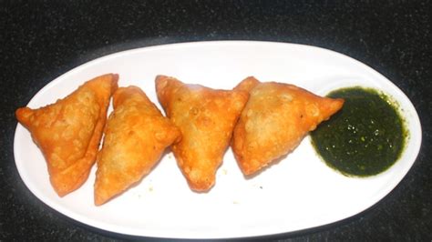 Aloo Samosa And Paneer Samosa Recipe - MUMMY RECIPES