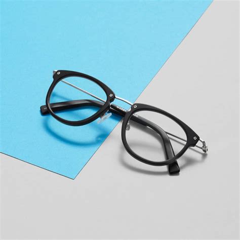 How Long Does It Take To Adjust to New Glasses? | Warby Parker