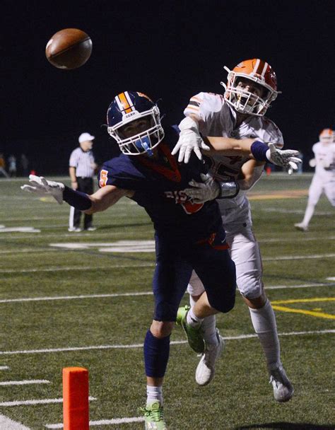 Photos: Hersey hosts Buffalo Grove in Week 5 football – Shaw Local