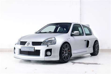 2003 - RENAULT CLIO V6 RS TITANIUM | Fabricante RENAULT | PlanetCarsZ