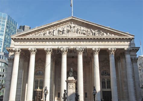 伦敦英格兰皇家交易所大楼搬走的红色高清图片下载-正版图片504974410-摄图网