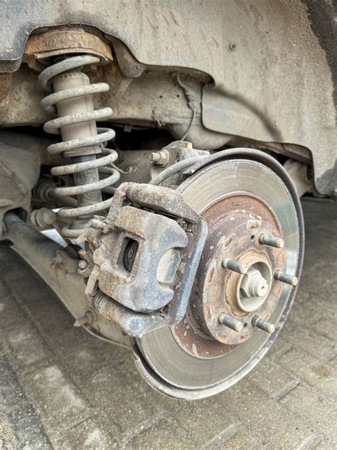How to Remove Stuck Brake Disc 的图像结果