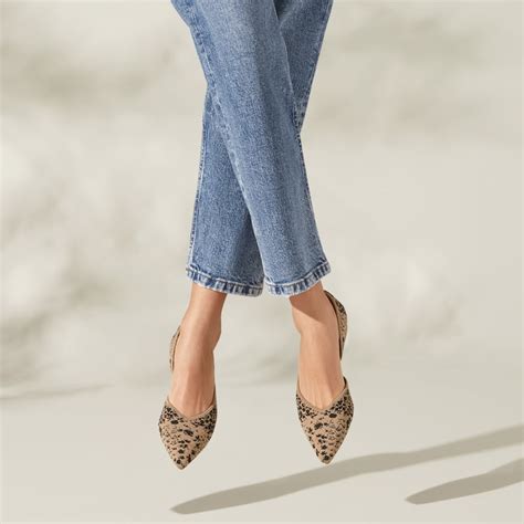 Pointed-Toe D'Orsay Flats (Melia), SNAKE PRINT, EU35 | VIVAIA