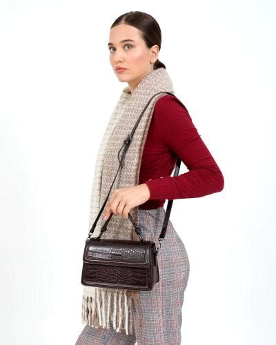 Handbags In Various Designs | DOCA