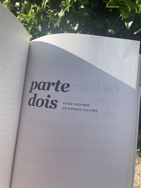 “Segundo o Oxford English Dictionary, os valores são “princípios ou ...