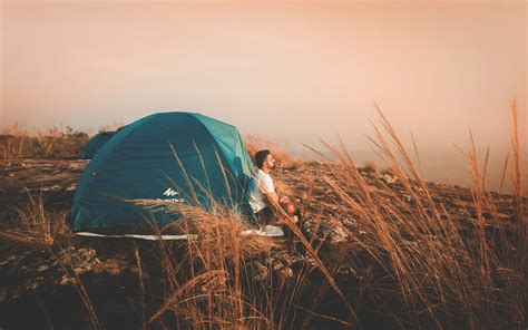 Travel Alone Man 的图像结果
