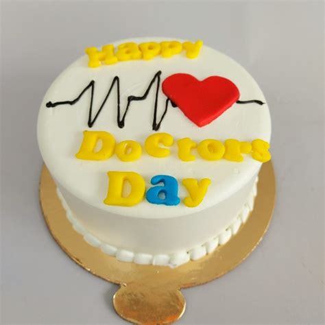 Doctors Day Special Semi Fondant Cake | YummyCake