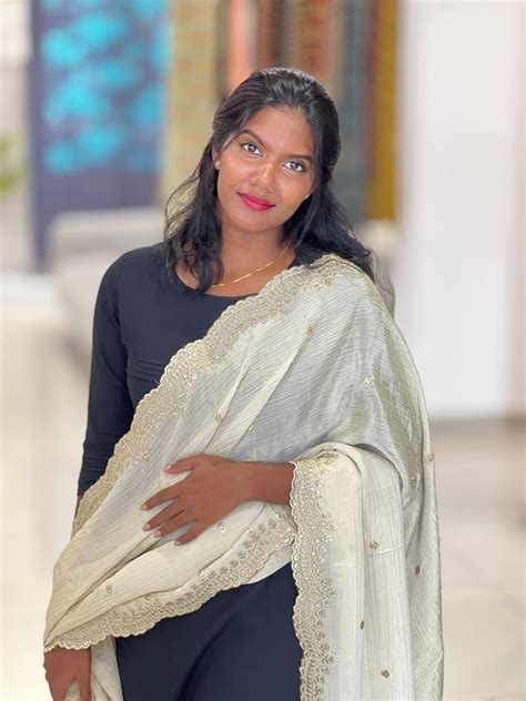 Machine Embroidery Detailed Crushed Tissue Dupatta | SNT106 – Aham ...