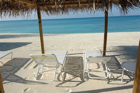 THE ANCHORAGE CONDOMINIUMS (Grand Cayman, Cayman Islands) - Apartment ...