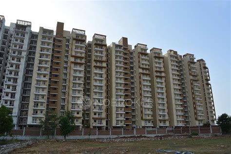2 BHK Apartments/Flats For Sale Near Unitech Escape, Rosewood City Road ...