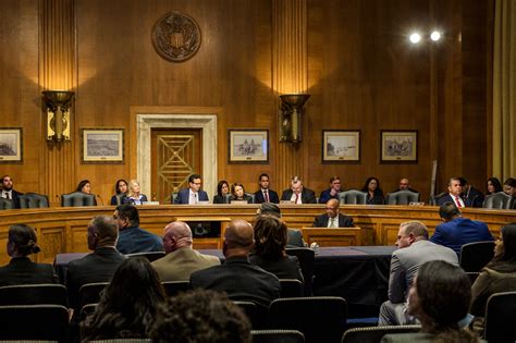 Senate Committee 的图像结果