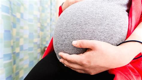 怀孕33周早产的成活率 怀孕33周下面流褐色分泌物早产了成活率高吗_第二人生