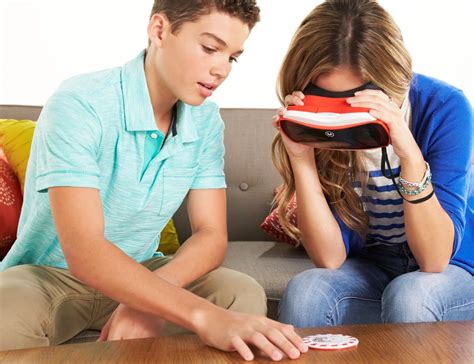 Rezultat imagine pentru View-Master Virtual Reality How Works