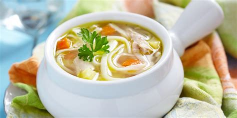 Куриный суп с домашней лапшой — Лайфхакер