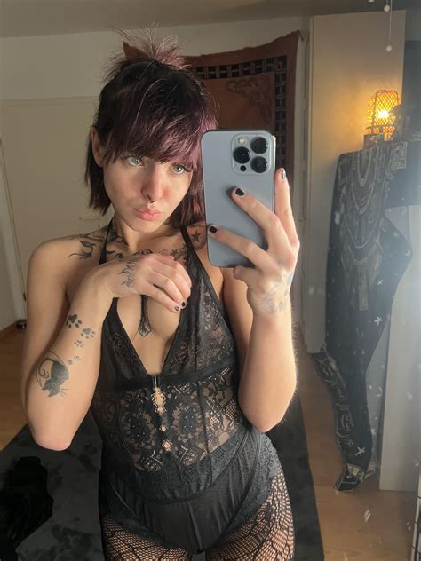 Do you need a fun and naughty neighbor? : r/CanadaNSFW