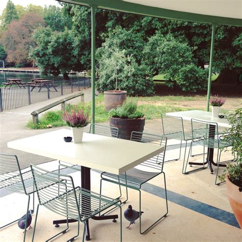 Fine food by an idyllic lake, south of the river | Binge