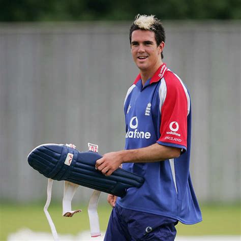 Here is KP's 'skunk' look during 2005 Ashes.