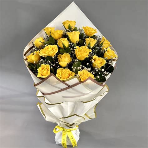 18 Yellow Rose Bunch - DP Saini Florist & Baker's