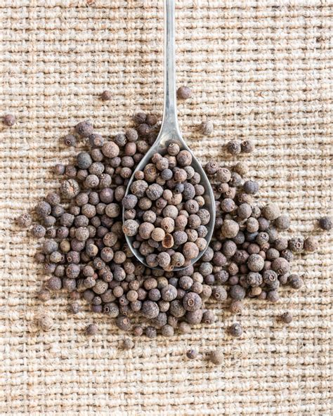 Allspice: How to Use It In Middle Eastern Cuisine - Hungry Paprikas