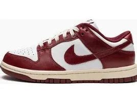VINTAGE RED DUNK – Unmatched Kicks