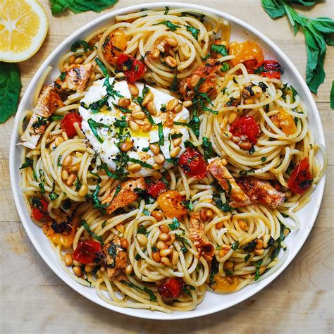 Chicken Spaghetti with Burrata and Lemon Butter Garlic Sauce | Recipe ...