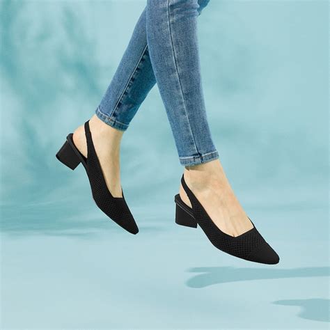 Leah Pointed-Toe Sling-Back Sustainable Heels in Navy | VIVAIA