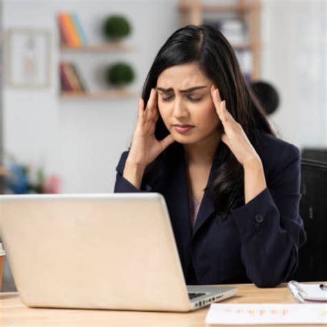 ब्रेन स्ट्रोक आने से कुछ देर पहले शरीर देता है ये खास संकेत, सही पहचान ...