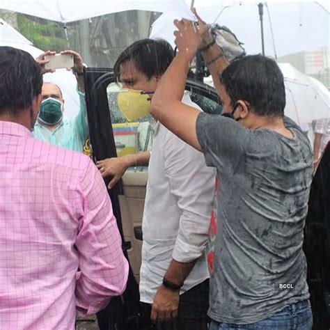 Sushant Singh Rajput’s family bids him final goodbye as they immerse ...